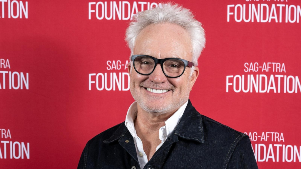 BRADLEY WHITFORD SE JUNTA A UMA SEGUNDA CHANCE
