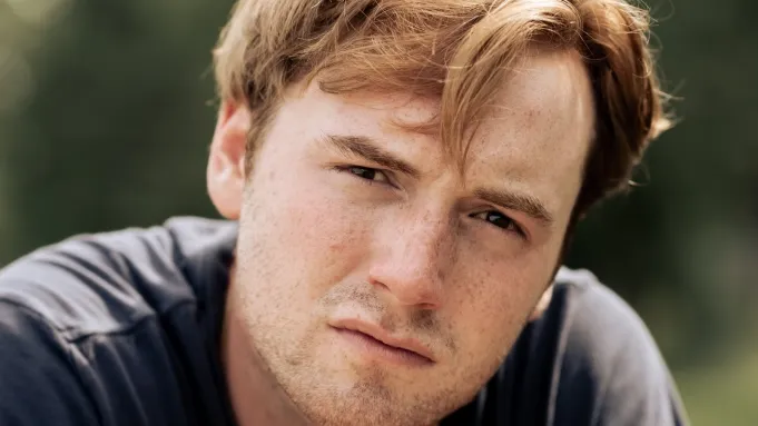 COOPER HOFFMAN SE UNE A FILME SOBRE IA
